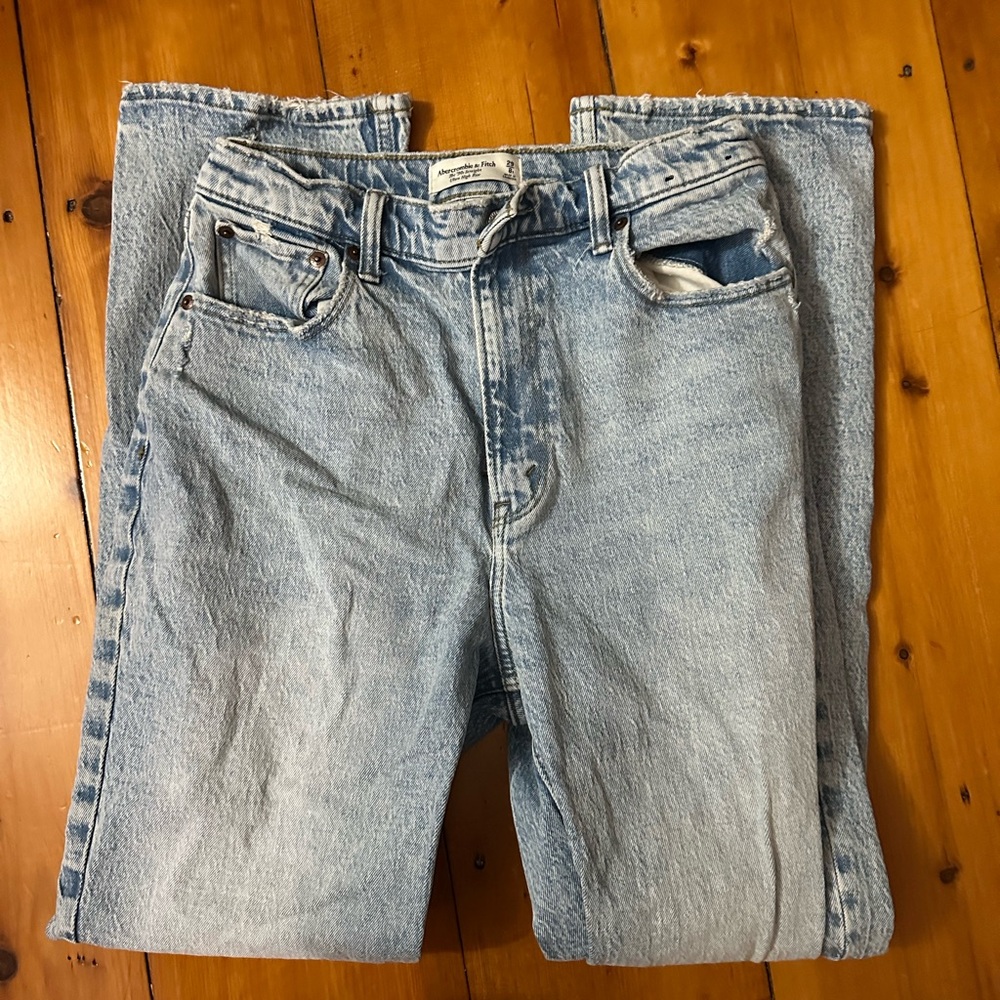Abercrombie Curve Love 90s Straight Leg High Rise Jeans